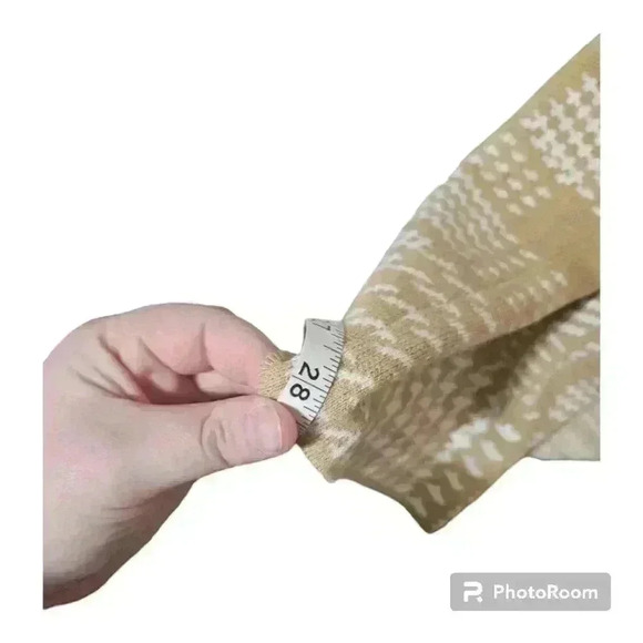 NWOT- womens cardigan! - Picture 3 of 3